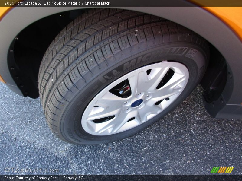 Electric Spice Metallic / Charcoal Black 2016 Ford Escape S
