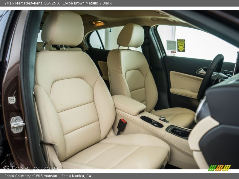 Cocoa Brown Metallic / Black 2016 Mercedes-Benz GLA 250