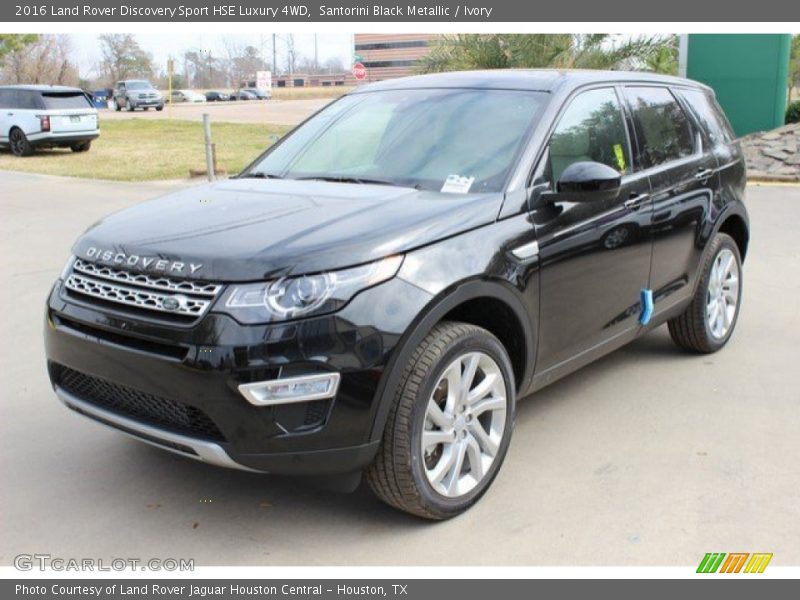 Front 3/4 View of 2016 Discovery Sport HSE Luxury 4WD