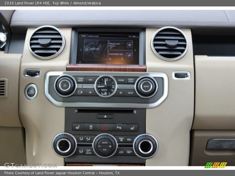 Fuji White / Almond/Arabica 2016 Land Rover LR4 HSE