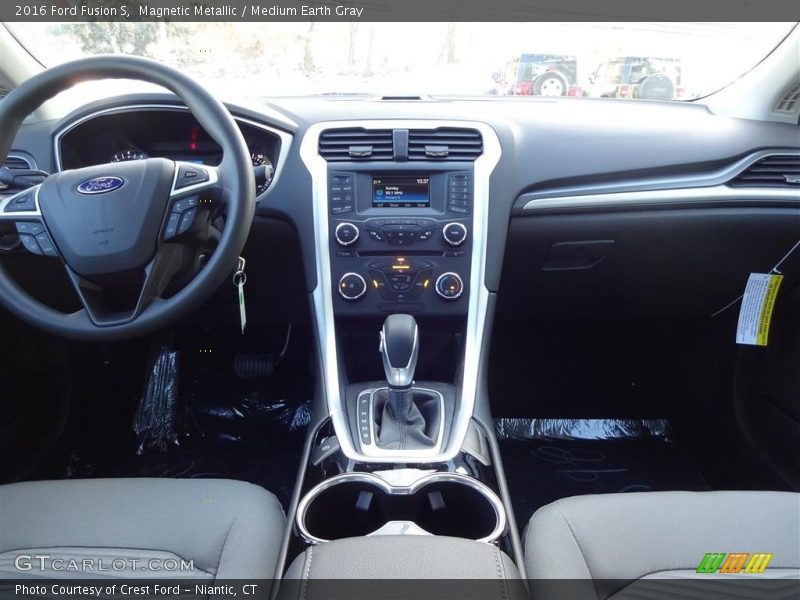 Magnetic Metallic / Medium Earth Gray 2016 Ford Fusion S