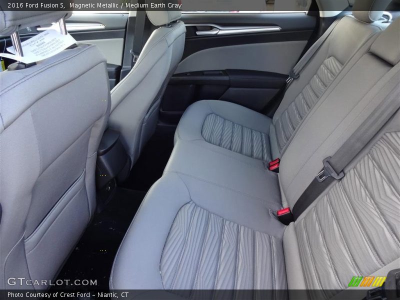 Magnetic Metallic / Medium Earth Gray 2016 Ford Fusion S