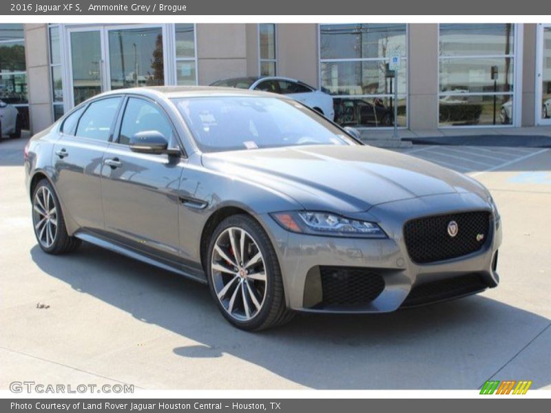 Front 3/4 View of 2016 XF S