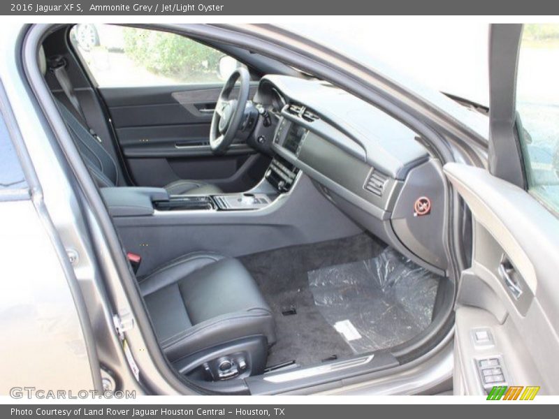 Ammonite Grey / Jet/Light Oyster 2016 Jaguar XF S