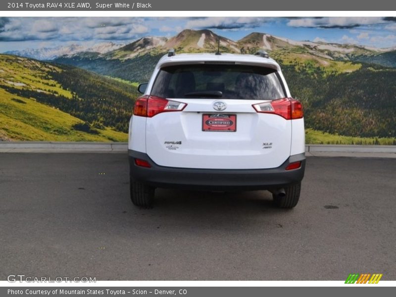 Super White / Black 2014 Toyota RAV4 XLE AWD