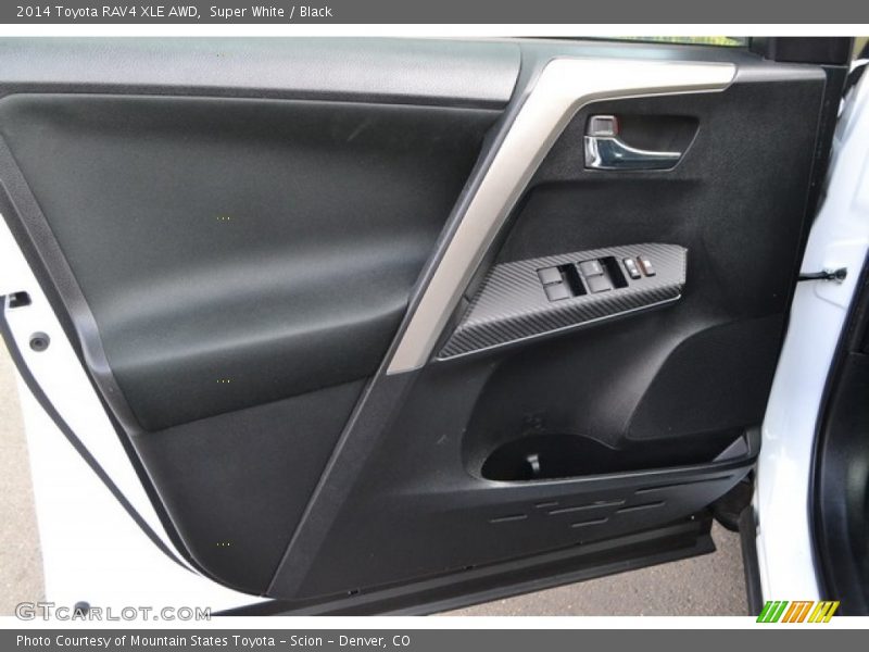 Super White / Black 2014 Toyota RAV4 XLE AWD