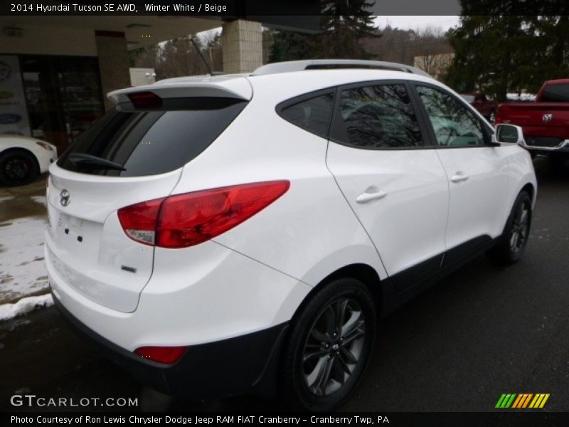Winter White / Beige 2014 Hyundai Tucson SE AWD