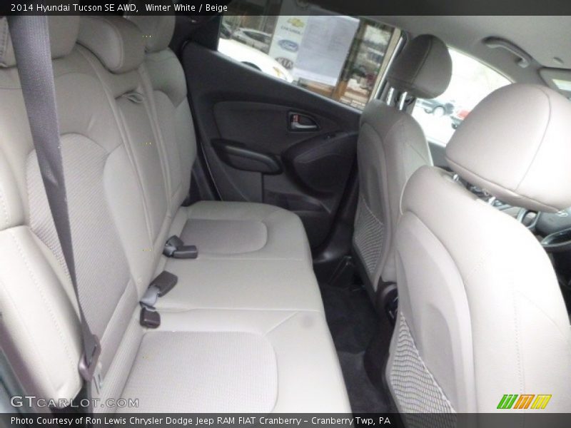 Winter White / Beige 2014 Hyundai Tucson SE AWD