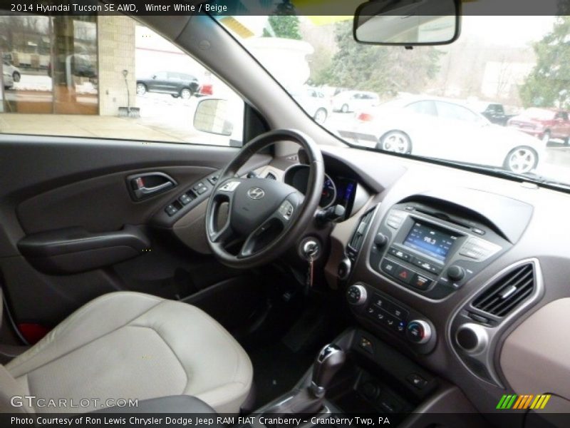 Winter White / Beige 2014 Hyundai Tucson SE AWD