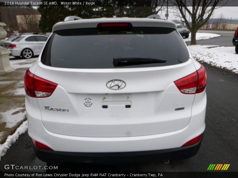 Winter White / Beige 2014 Hyundai Tucson SE AWD