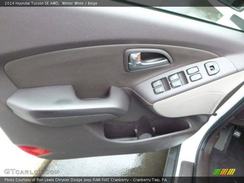 Winter White / Beige 2014 Hyundai Tucson SE AWD