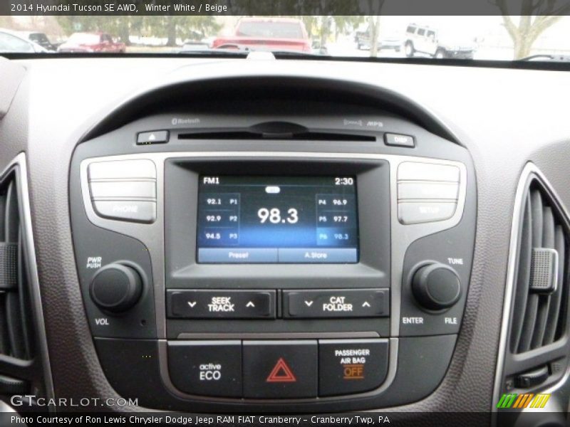 Winter White / Beige 2014 Hyundai Tucson SE AWD