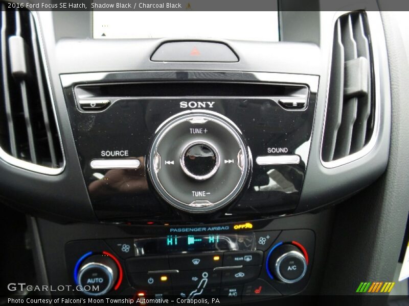 Shadow Black / Charcoal Black 2016 Ford Focus SE Hatch