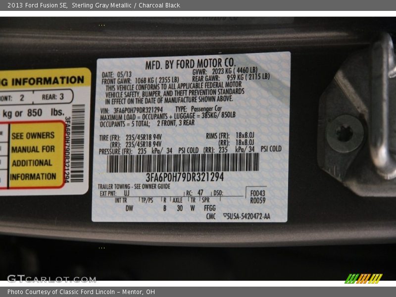 Sterling Gray Metallic / Charcoal Black 2013 Ford Fusion SE
