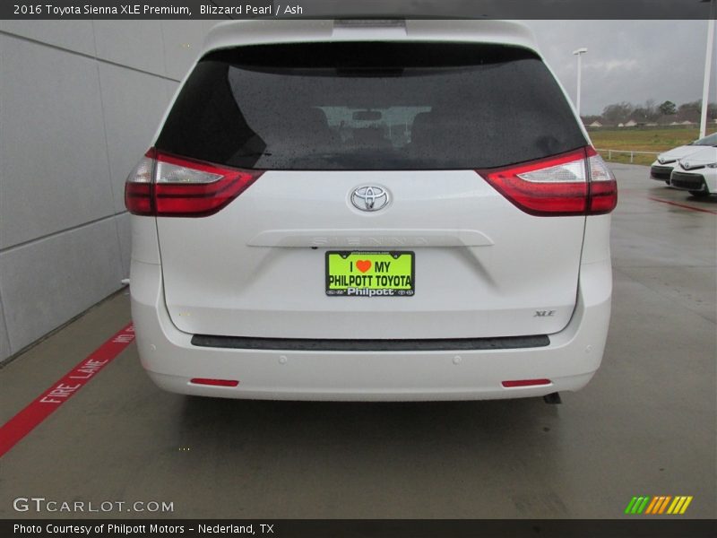 Blizzard Pearl / Ash 2016 Toyota Sienna XLE Premium