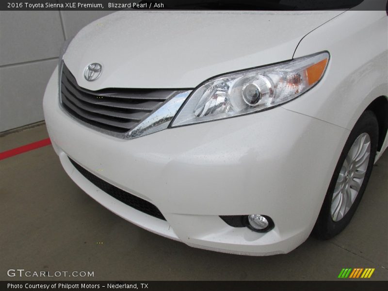 Blizzard Pearl / Ash 2016 Toyota Sienna XLE Premium