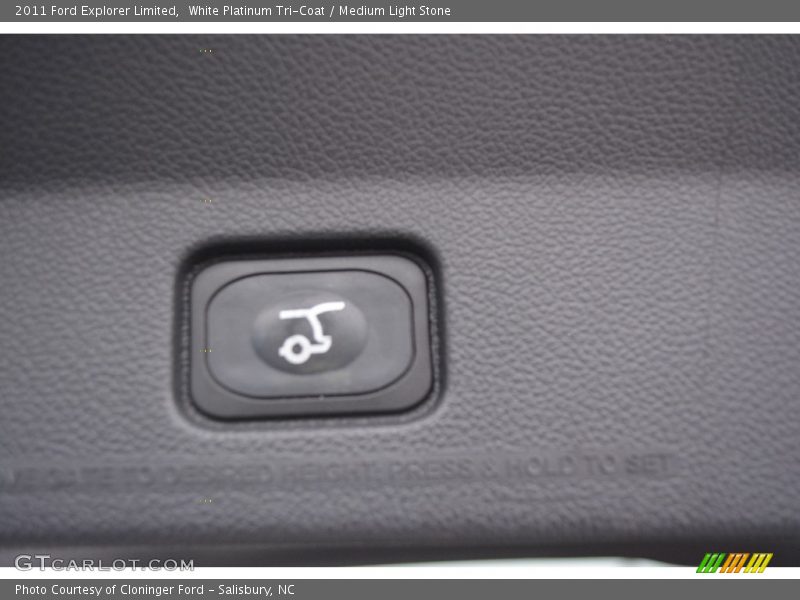 White Platinum Tri-Coat / Medium Light Stone 2011 Ford Explorer Limited