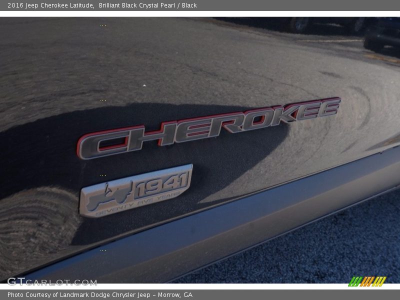 Brilliant Black Crystal Pearl / Black 2016 Jeep Cherokee Latitude