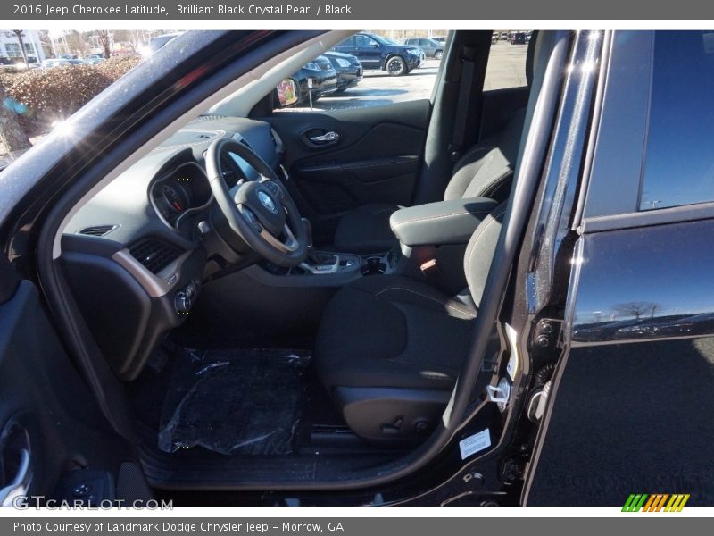 Brilliant Black Crystal Pearl / Black 2016 Jeep Cherokee Latitude