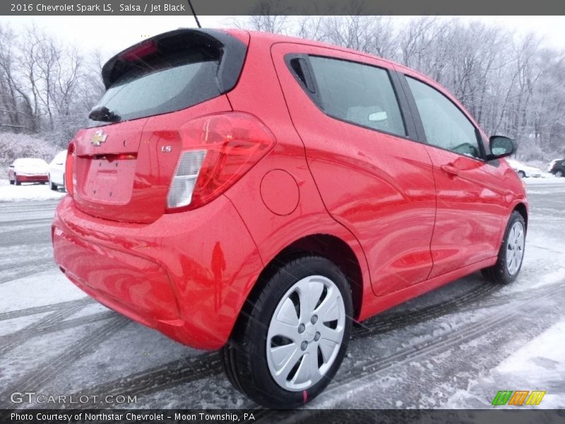 Salsa / Jet Black 2016 Chevrolet Spark LS
