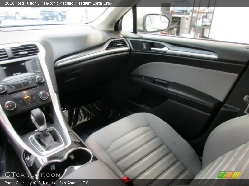 Tectonic Metallic / Medium Earth Gray 2016 Ford Fusion S