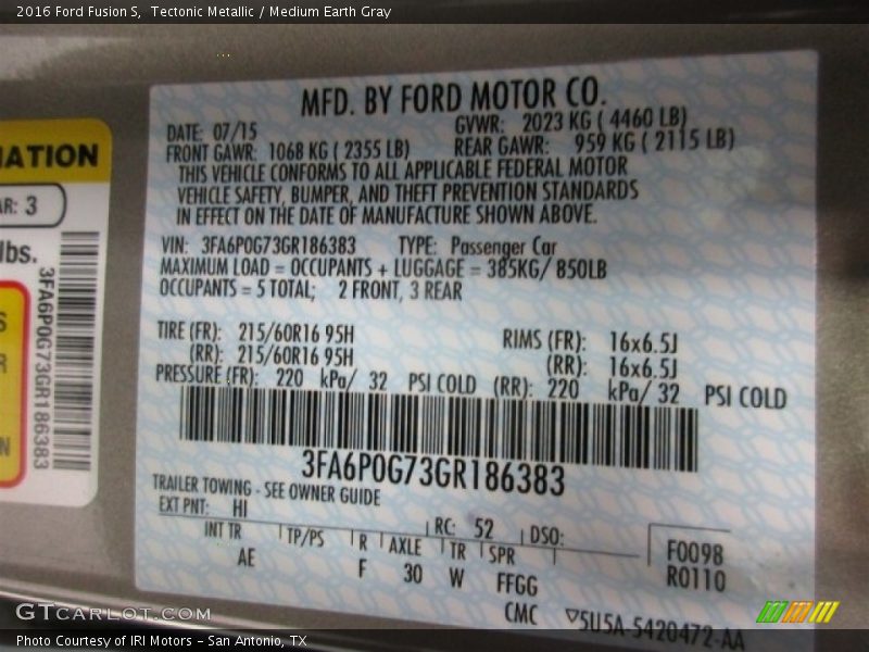 Tectonic Metallic / Medium Earth Gray 2016 Ford Fusion S