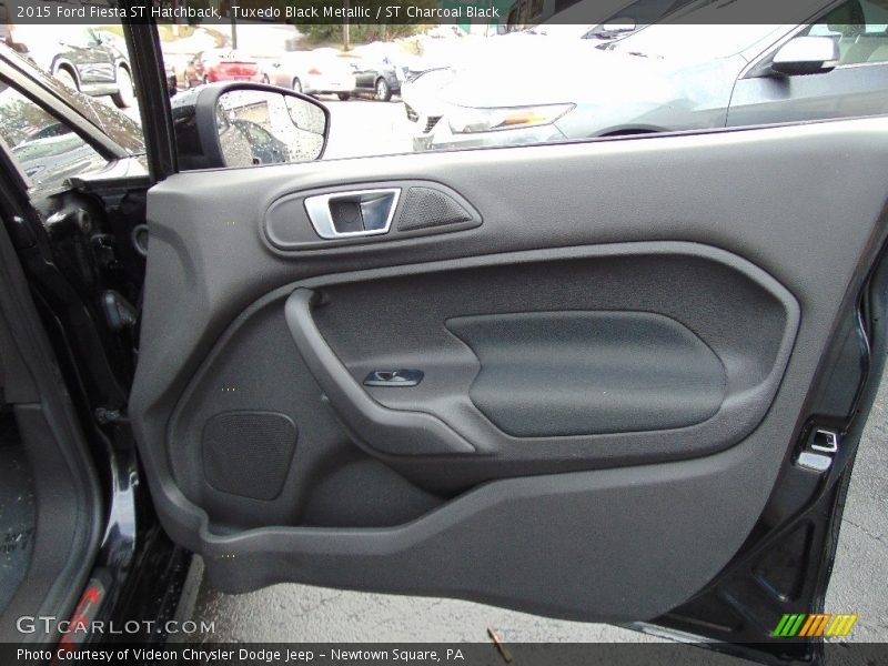 Tuxedo Black Metallic / ST Charcoal Black 2015 Ford Fiesta ST Hatchback