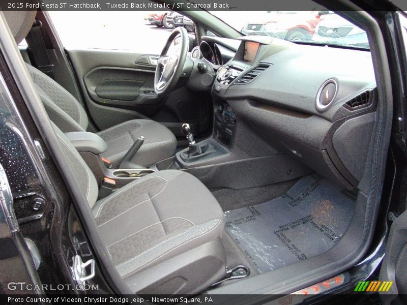 Tuxedo Black Metallic / ST Charcoal Black 2015 Ford Fiesta ST Hatchback