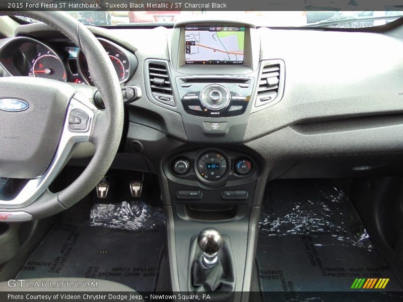 Tuxedo Black Metallic / ST Charcoal Black 2015 Ford Fiesta ST Hatchback