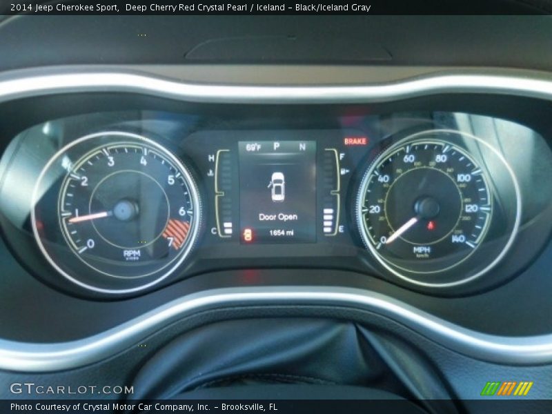 Deep Cherry Red Crystal Pearl / Iceland - Black/Iceland Gray 2014 Jeep Cherokee Sport