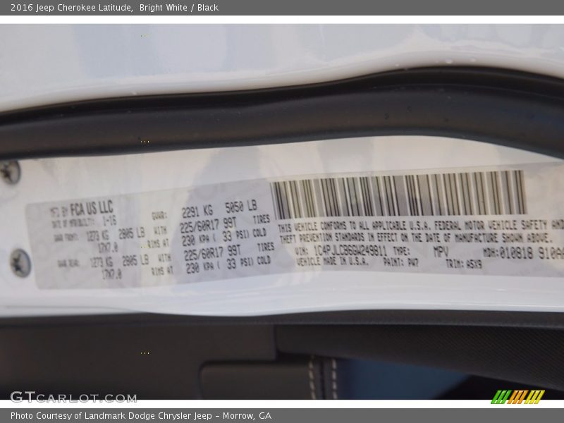 Bright White / Black 2016 Jeep Cherokee Latitude