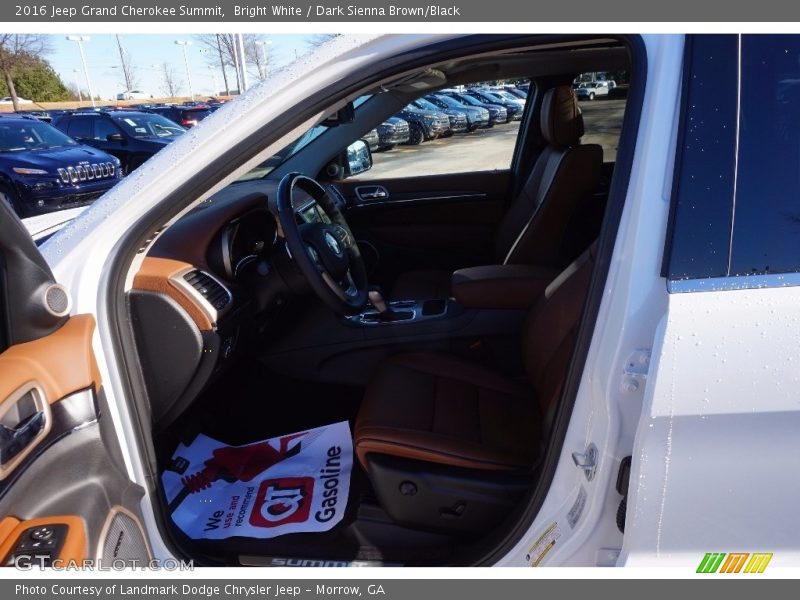 Bright White / Dark Sienna Brown/Black 2016 Jeep Grand Cherokee Summit