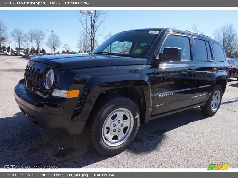 Front 3/4 View of 2016 Patriot Sport