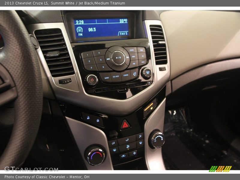 Summit White / Jet Black/Medium Titanium 2013 Chevrolet Cruze LS