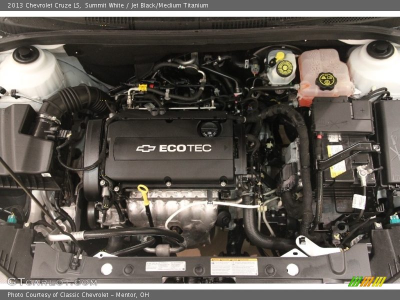 Summit White / Jet Black/Medium Titanium 2013 Chevrolet Cruze LS