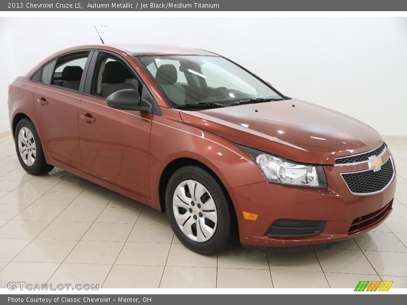 Front 3/4 View of 2013 Cruze LS