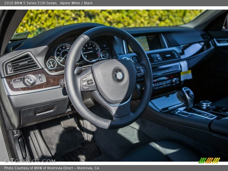 Alpine White / Black 2016 BMW 5 Series 528i Sedan