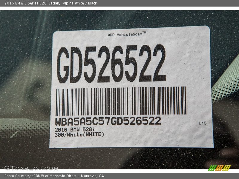 Alpine White / Black 2016 BMW 5 Series 528i Sedan