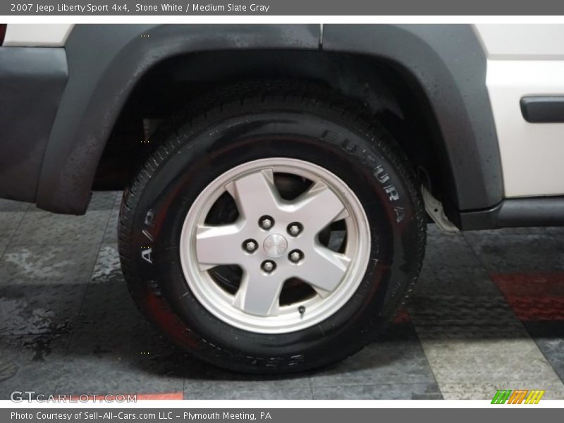 Stone White / Medium Slate Gray 2007 Jeep Liberty Sport 4x4