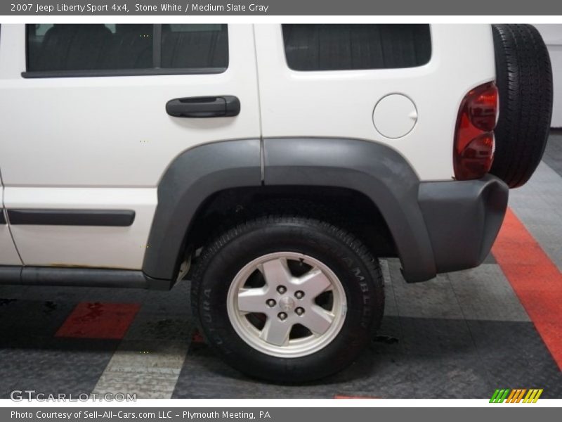 Stone White / Medium Slate Gray 2007 Jeep Liberty Sport 4x4