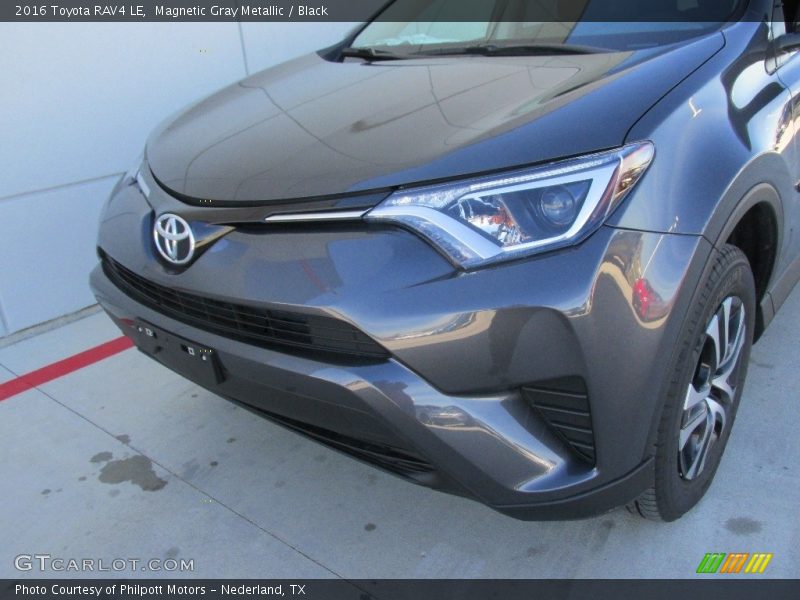 Magnetic Gray Metallic / Black 2016 Toyota RAV4 LE