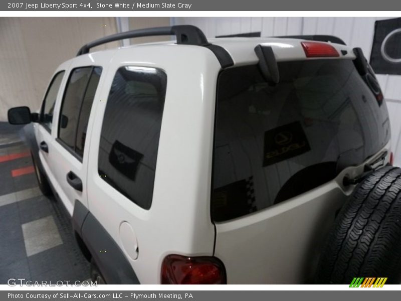 Stone White / Medium Slate Gray 2007 Jeep Liberty Sport 4x4