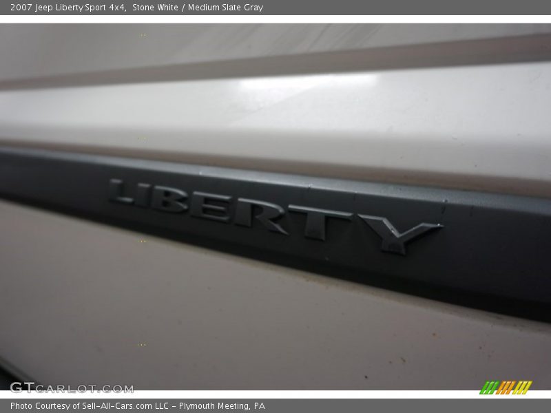 Stone White / Medium Slate Gray 2007 Jeep Liberty Sport 4x4