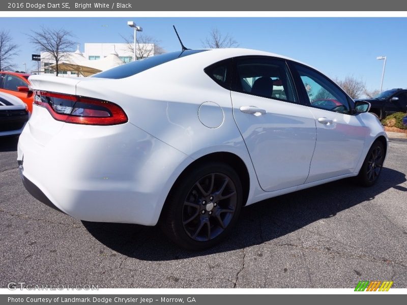 Bright White / Black 2016 Dodge Dart SE