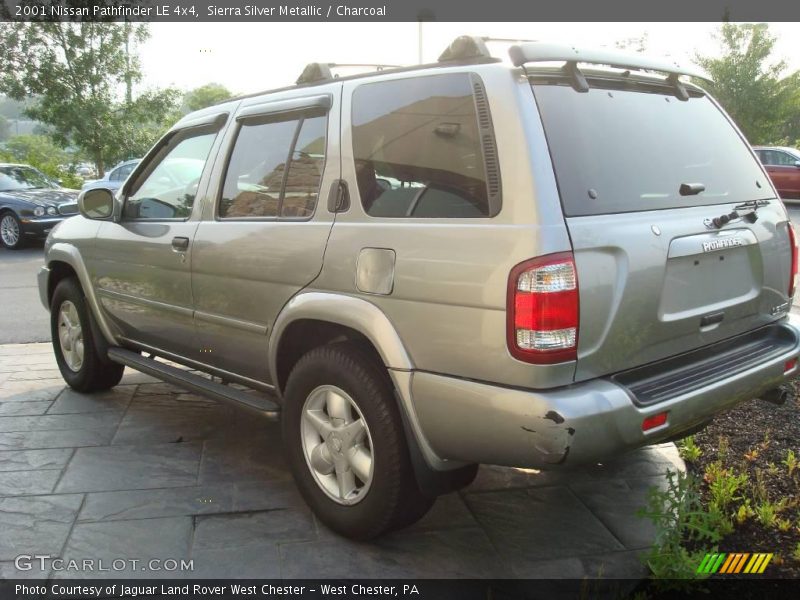 Sierra Silver Metallic / Charcoal 2001 Nissan Pathfinder LE 4x4