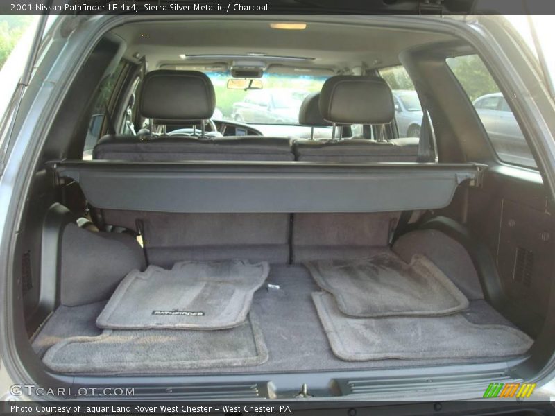 Sierra Silver Metallic / Charcoal 2001 Nissan Pathfinder LE 4x4