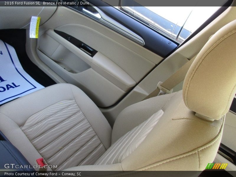 Bronze Fire Metallic / Dune 2016 Ford Fusion SE