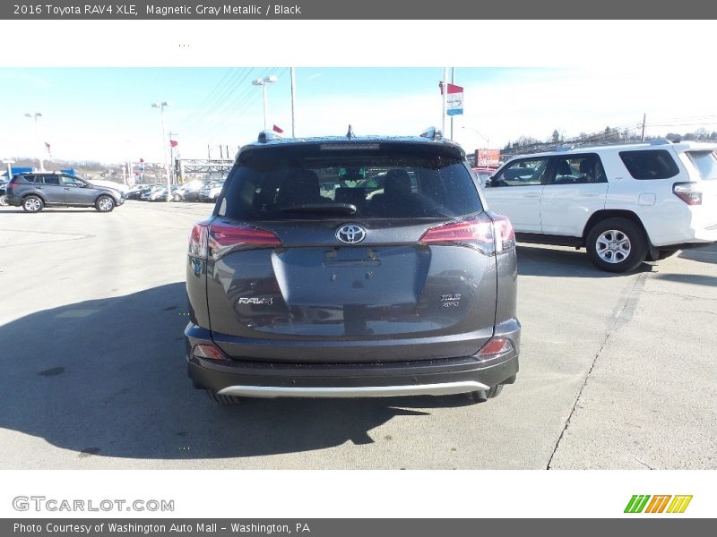 Magnetic Gray Metallic / Black 2016 Toyota RAV4 XLE