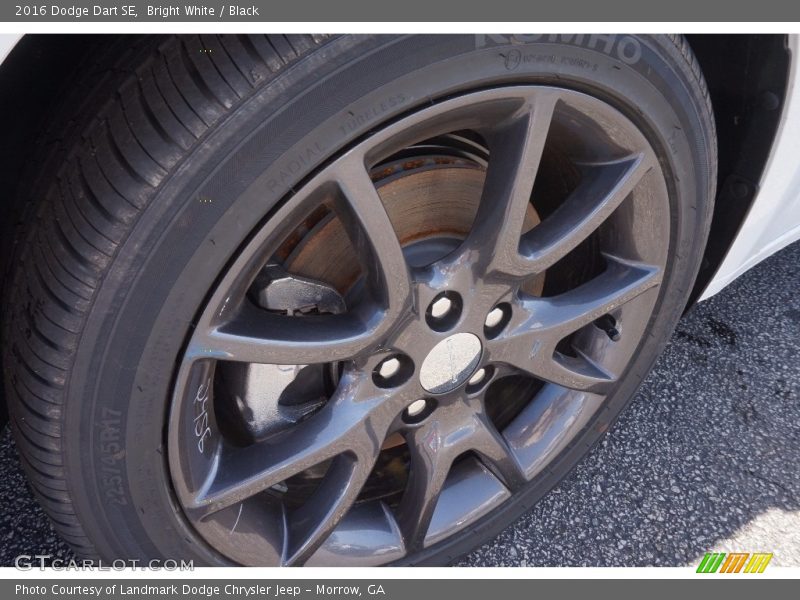 Bright White / Black 2016 Dodge Dart SE