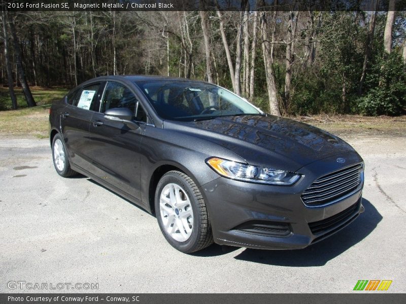 Magnetic Metallic / Charcoal Black 2016 Ford Fusion SE